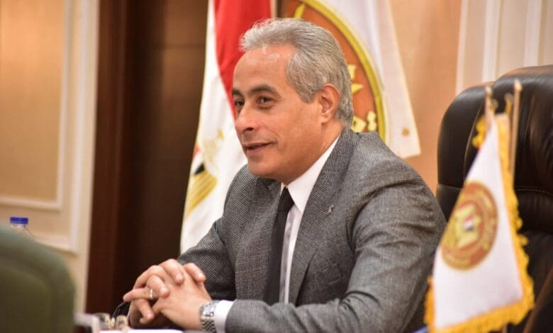 حسن شحاته وزير العمل