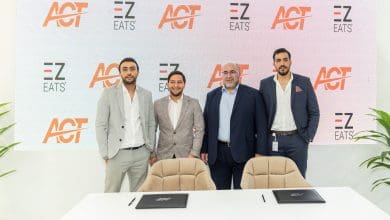 جانب من التوقيع