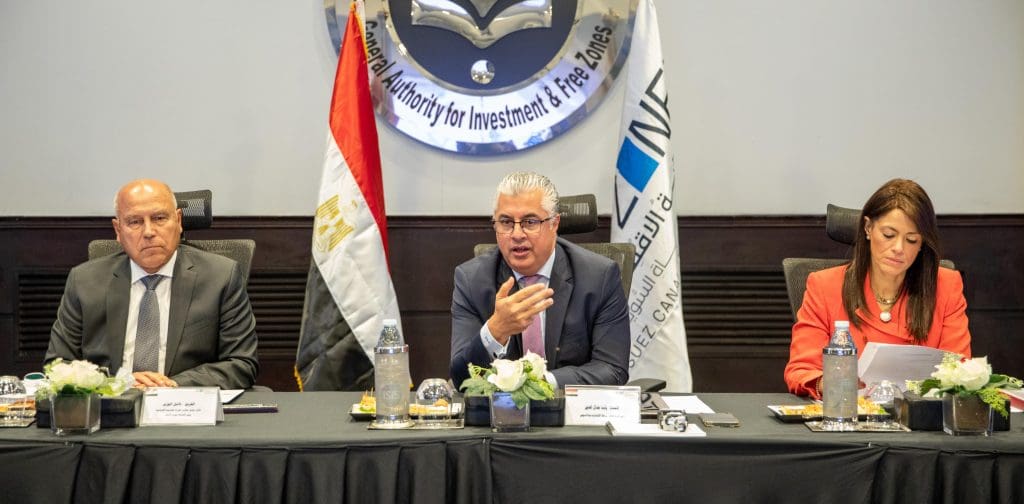 وليد جمال الدين يتوسط كامل الوزير ورانيا المشاط