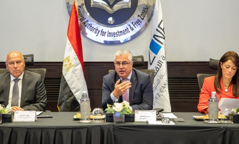 وليد جمال الدين يتوسط كامل الوزير ورانيا المشاط